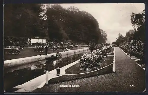 AK Sonning, Lock