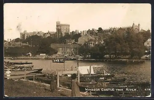 AK Windsor, Castle from River