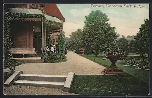 AK Luton, Wardown Park, Terrace