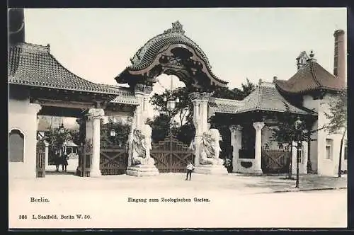 AK Berlin, Eingang zum Zoologischen Garten mit grossen Elephantenstatuen