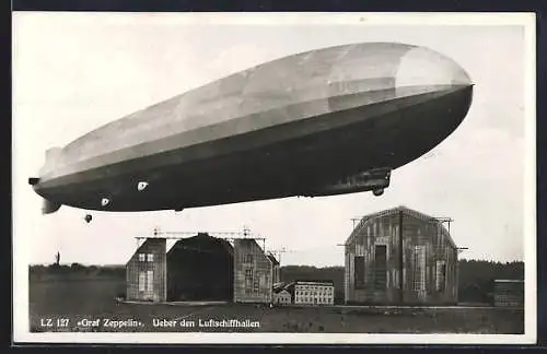 AK Friedrichshafen, Graf Zeppelin LZ 127, über den Luftschiffhallen