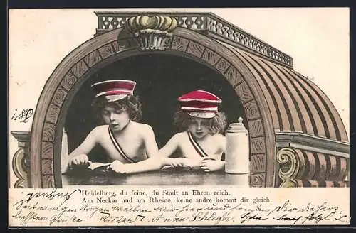 AK Jungen mit Burschenschaftsmützen lesen in Büchern, Bierkrug