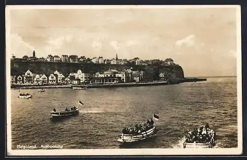 AK Helgoland, Ausbootung, Blick auf Küste mit Häuser