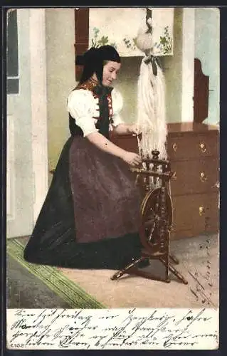 AK Maid in Tracht am Spinnrad