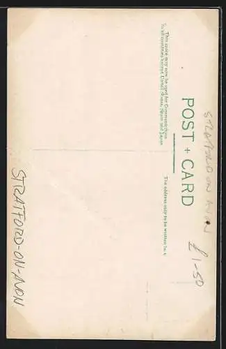 AK Stratford-on-Avon, Strassenpartie mit Denkmal