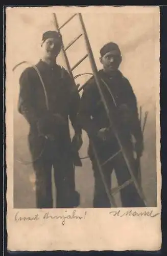 Foto-AK Schornsteinfeger mit Leiter