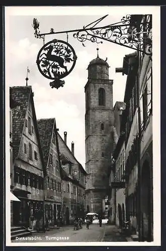 AK Dinkelsbühl, Turmgasse mit Leuten