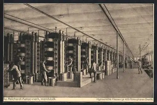 AK Hamburg-Wandsbek, Reichardt-Kakao-Werk, an den hydraulischen Pressen