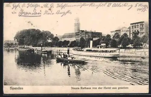 AK Berlin-Spandau, Neues Rathaus von der Havel aus gesehen