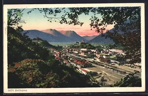 AK Bellinzona, Blick auf die Stadt und den Bahnhof im Vordergrund