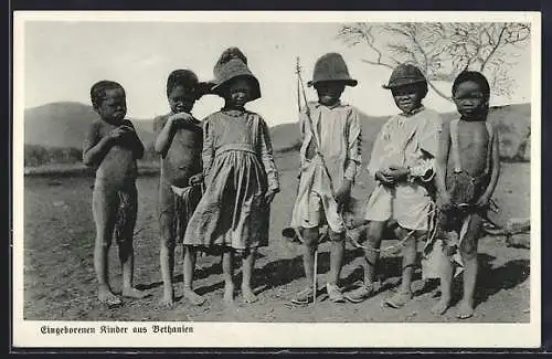 AK Bethanien, eingeborene Kinder in zerfestzen Sachen