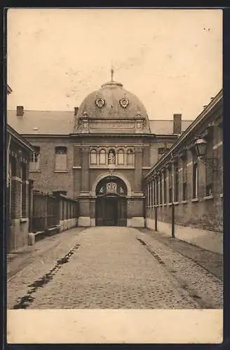 AK St. Nicolas, Institution de l`Immaculée Conception, L`Entrée principale