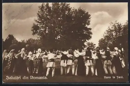 AK Hora la Tara, Gruppe beim rumänischen Volkstanz