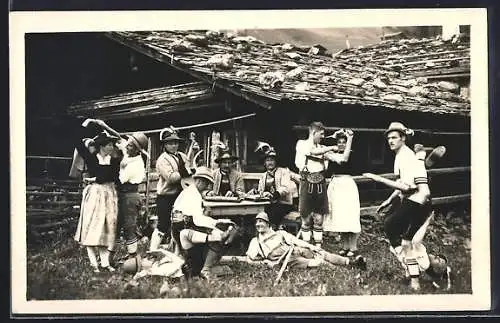 AK Tux /Zillertal, Schuhplattler in Tracht