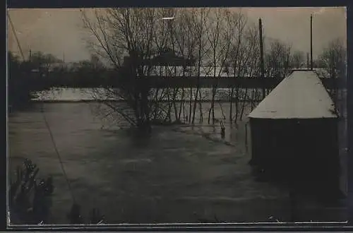 Foto-AK Gera, Hochwasser 1908, Heinrichsbrücke mit Schlittschuhpavillon