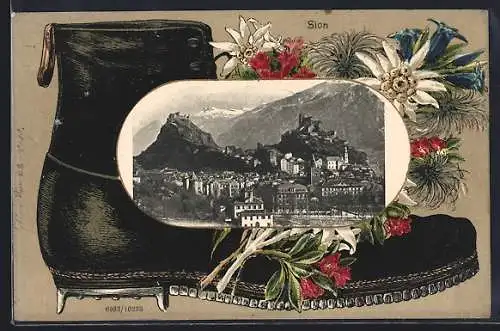 AK Sion, Totalansicht gegen die Berge im Passepartout mit Alpenpflanzen und Wanderschuh