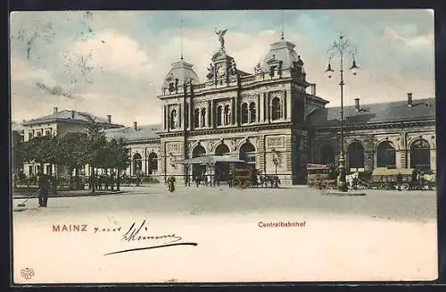 AK Mainz, Centralbahnhof mit Kutschen und Passanten