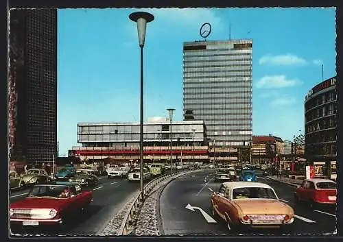 AK Berlin-Charlottenburg, Strassenpartie mit Europa-Center