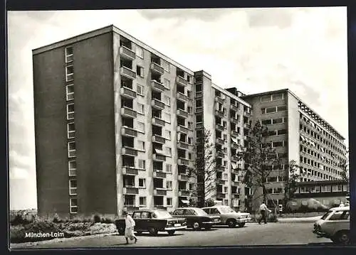 AK München-Laim, Strassenpartie an den Neubauten
