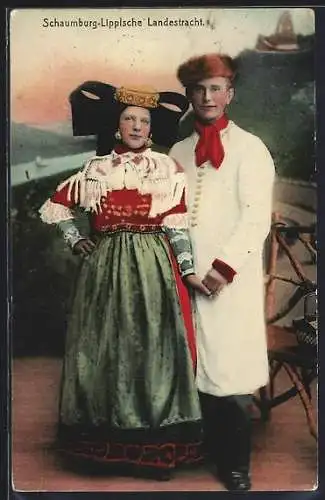 AK Junges Paar in Schaumburg-Lippischer Landestracht