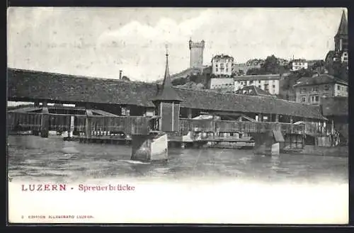 AK Luzern, Spreuerbrücke mit Panoramablick vom Wasser aus