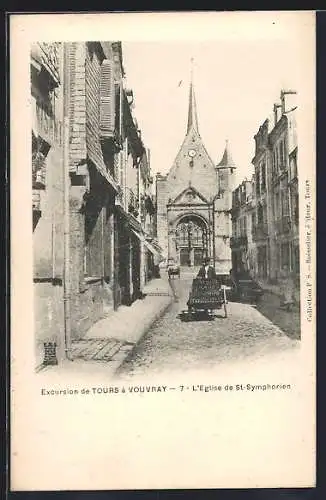 AK Vouvray, L`Église de St-Symphorien et rue animée