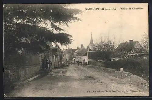 AK St-Floxier, Route de Chatillon avec village et clocher en arrière-plan