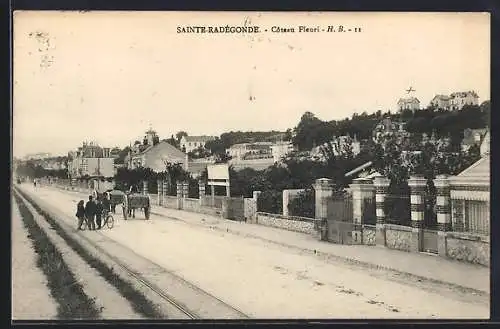 AK Sainte-Radegonde, Coteau Fleuri avec charrette sur la route