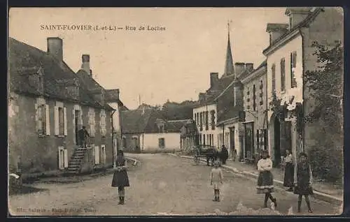 AK Saint-Flovier, Rue de Loches avec enfants et calèche