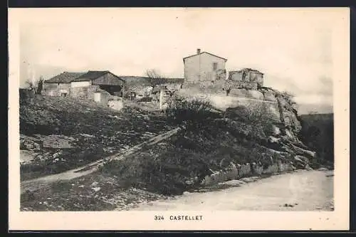 AK Castellet, Vue du vieux village perché sur la colline rocheuse