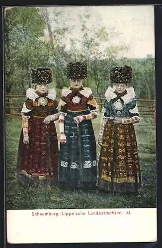 AK Drei Frauen in Schaumburg-Lippeschen Landestrachten