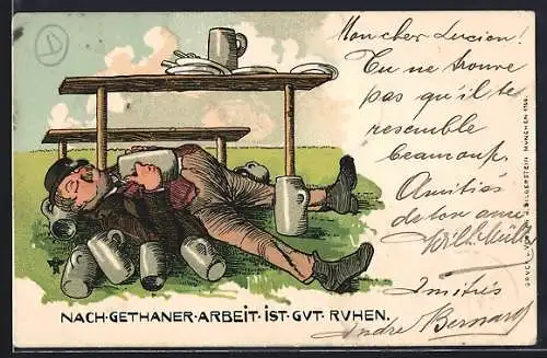 AK Betrunkener Mann liegt von Bierkrügen umgeben unter einem Tisch