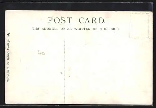 AK Betrunkener deckt sich an einem Baum mit Schnee zu