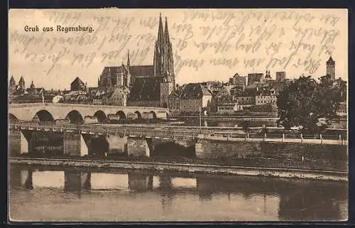 AK Regensburg, Flusspartie mit Kirche und Brücke