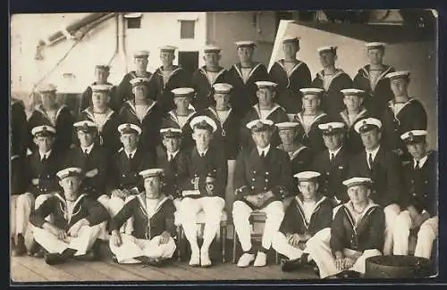 Foto-AK Besatzung der HMS Lord Nelson