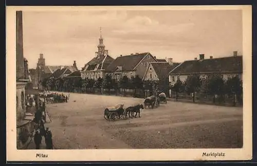 AK Mitau, Kutschen auf dem Marktplatz
