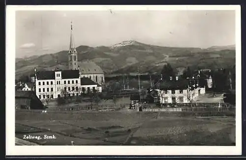 AK Zeltweg /Stmk., Blick auf die Kirche mit Berglandschaft