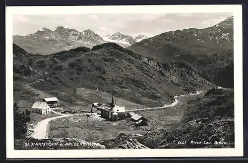 AK St. Christoph a. Arlberg, Panorama mit Strassenpartie