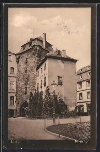 AK Linz / Rhein, Rheintor mit Strassenpartie