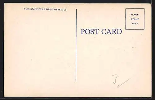 AK Ein Hund klut einem Schwimmer die Hose, die dieser am Strand gelassen hat, Bademode