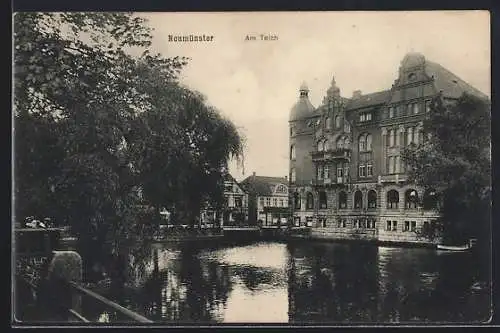 AK Neumünster, Gebäude am Teich