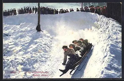 AK St. Moritz, Bobsleigh Run Sunny Corner, Bobfahrer in der Kurve