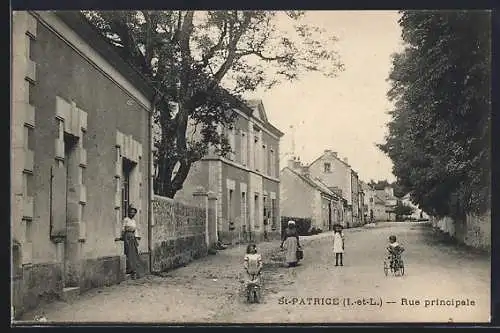 AK St-Patrice, Rue principale avec enfants jouant sur la route