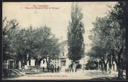 AK Valréas, Place de l`Hôtel-de-Ville et Kiosque