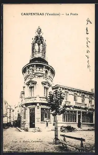 AK Carpentras, La Poste avec voiture et bicyclette devant le bâtiment