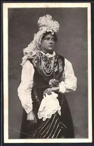 AK Frau in slowakischer Tracht