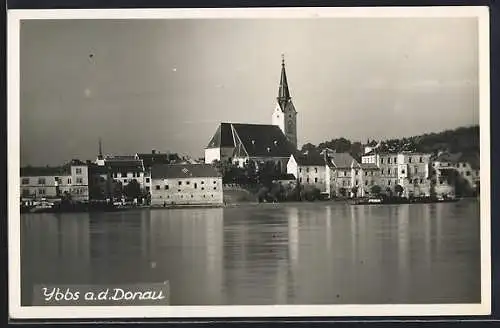 AK Ybbs a. d. Donau, Ortspanorama vom Wasser aus