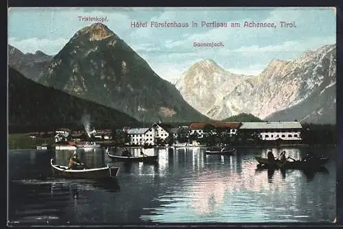 AK Pertisau a. Achensee, Hotel Fürstenhaus mit Sonnenjoch und Tristenkopf, Boote