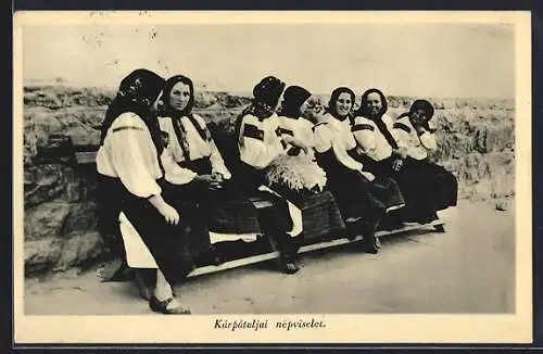 AK Kárpátaljai népviselet, Ukrainerinnen in Trachtenkleidung