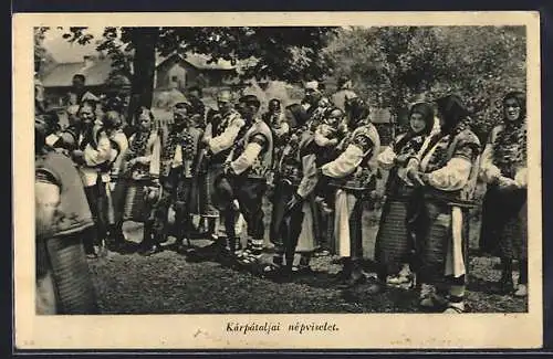 AK Kárpátaljai népviselet, Ukrainerinnen in Tracht